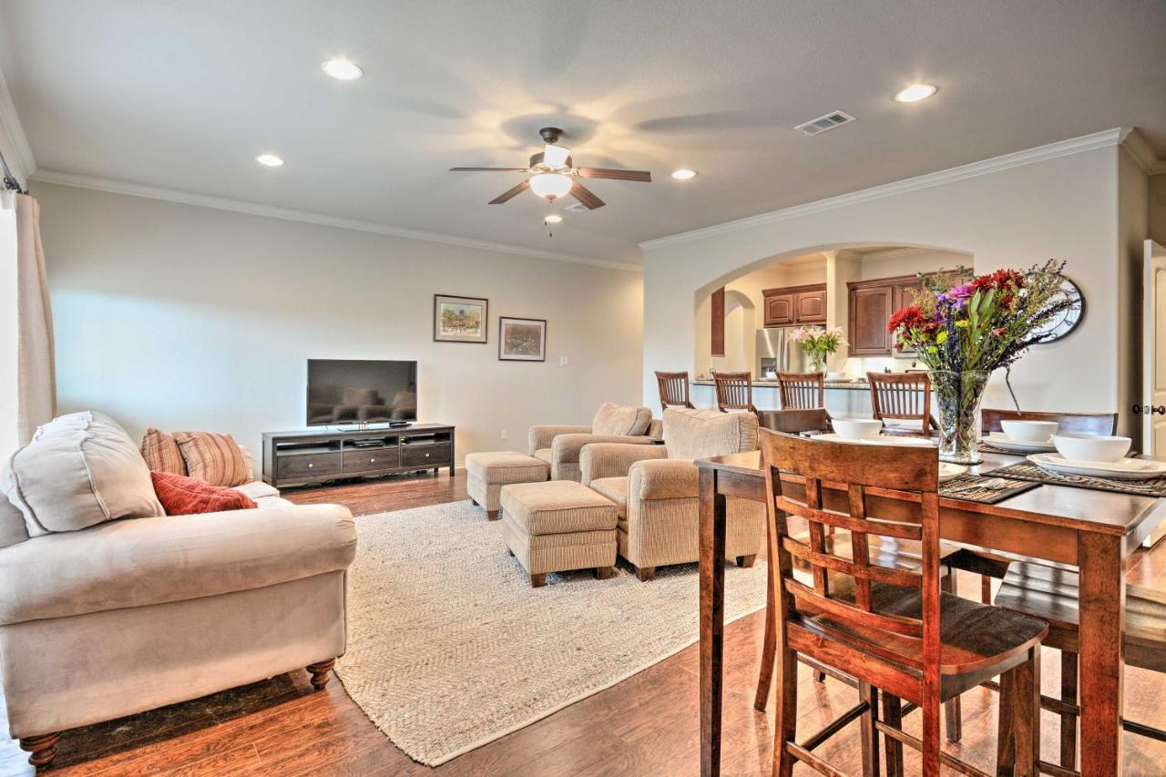 College Station Townhouse With Private Patio Villa Eksteriør bilde